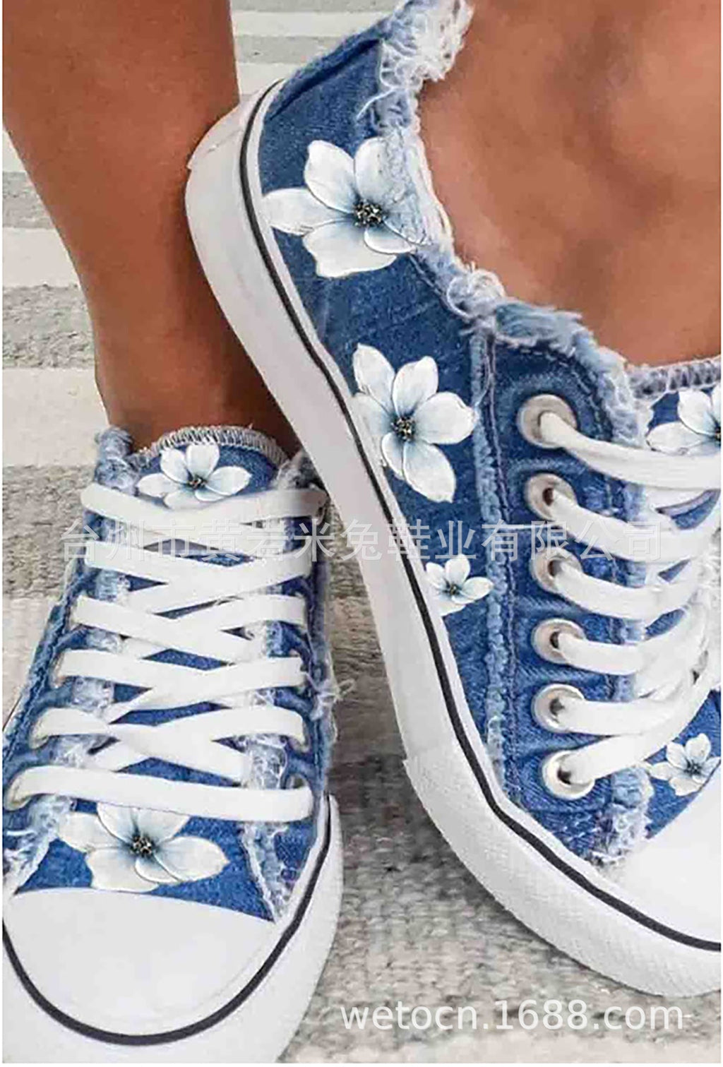 Delia | Womens Printed Canvas Lace Up On Flat Shoes - 9