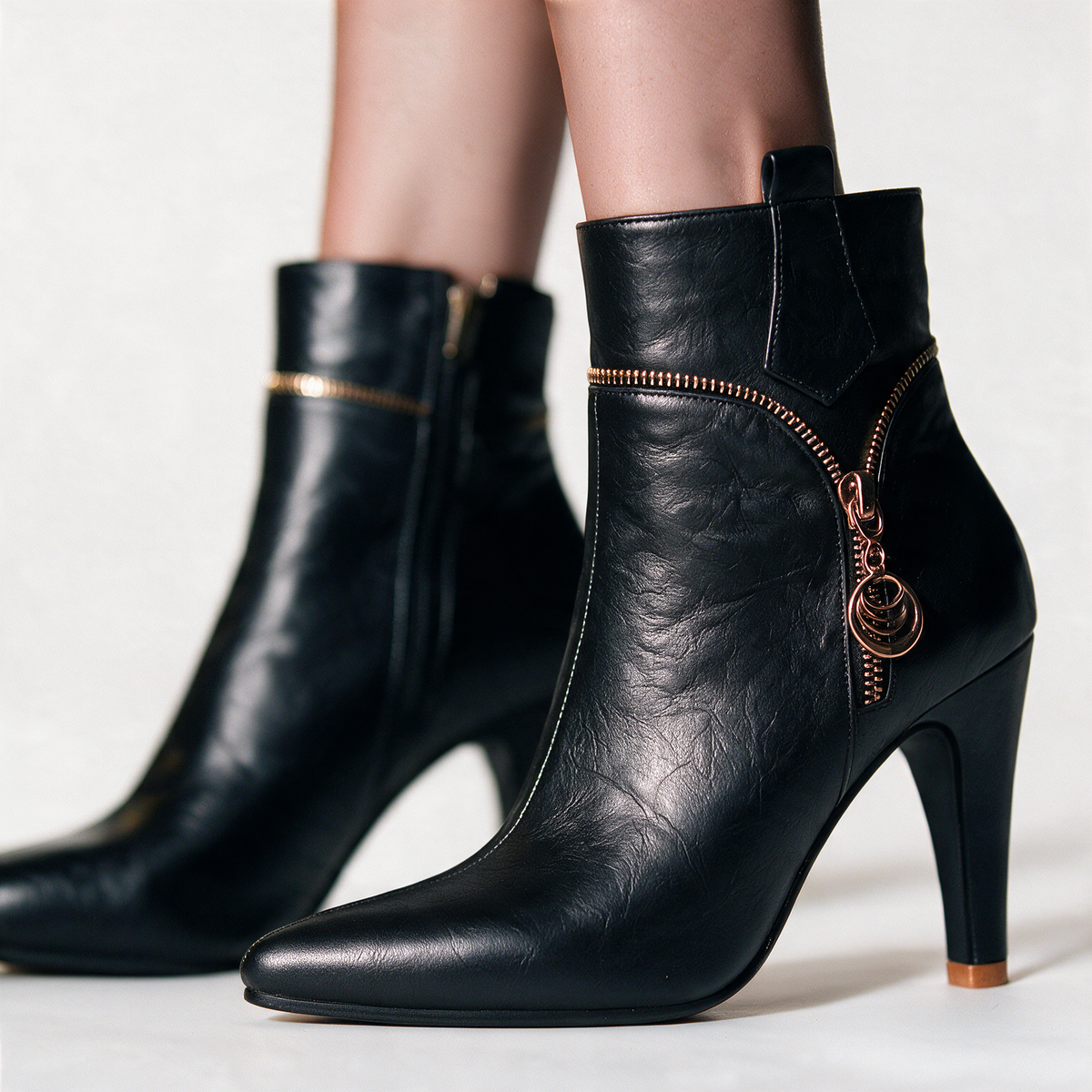 Vivian Sinclair Sculpted Heels